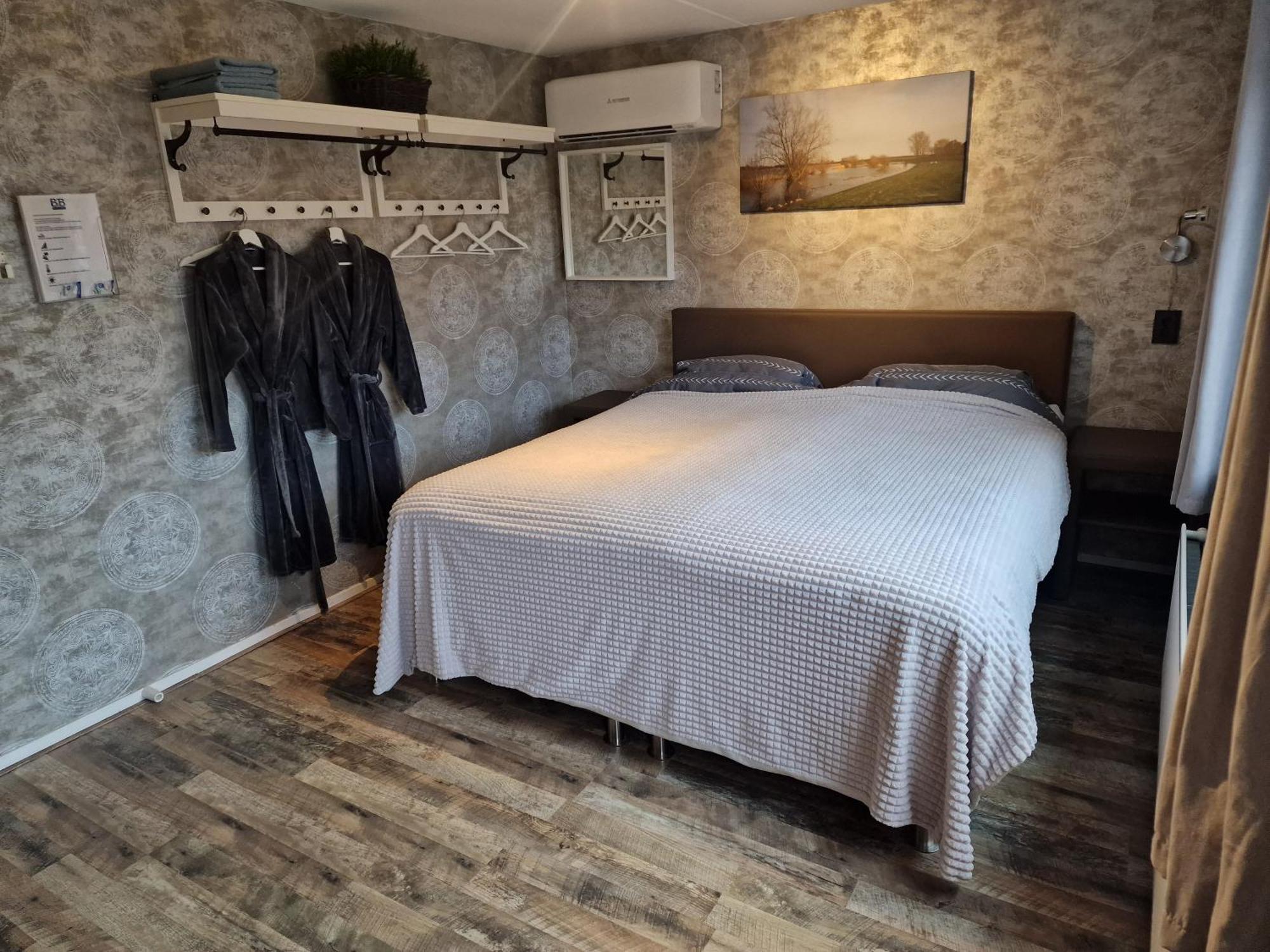 Bed & Budget Mackenzieplaats Wilp Exterior photo